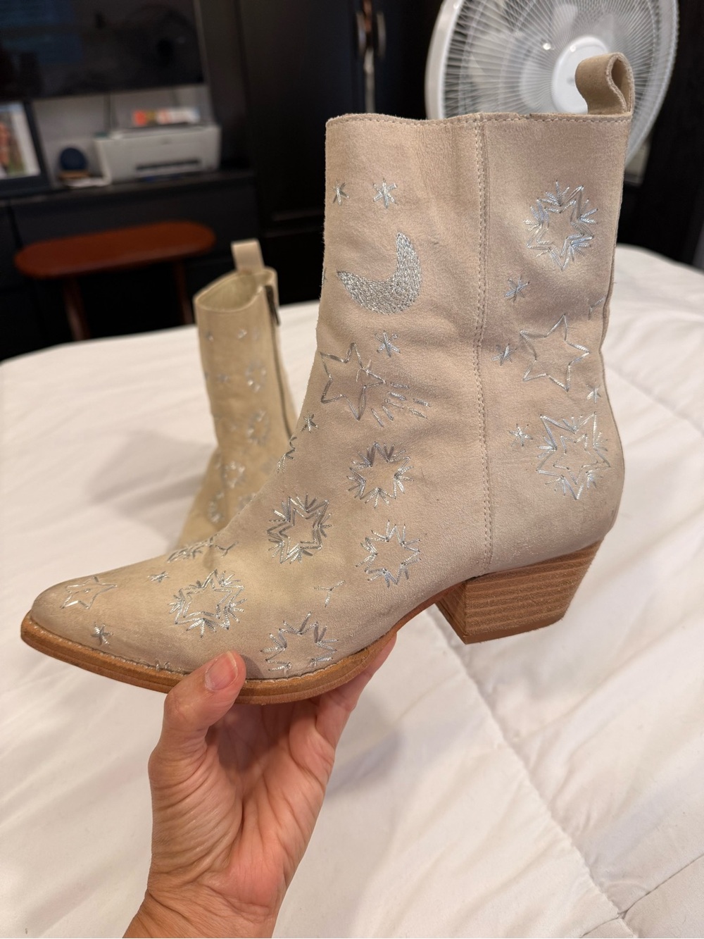 FREE PEOPLE Cream Leather Ankle Boots with Side Zip